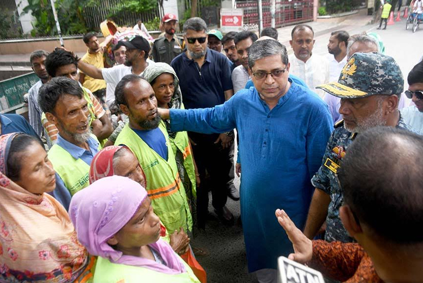 ডেঙ্গু প্রতিরোধে বনানীতে টাস্কফোর্সের অভিযান, লার্ভা পাওয়ায় ৫০ হাজার টাকা জরিমানা